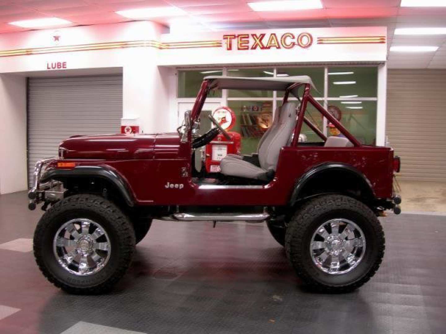 4th Image of a 1984 JEEP CJ7