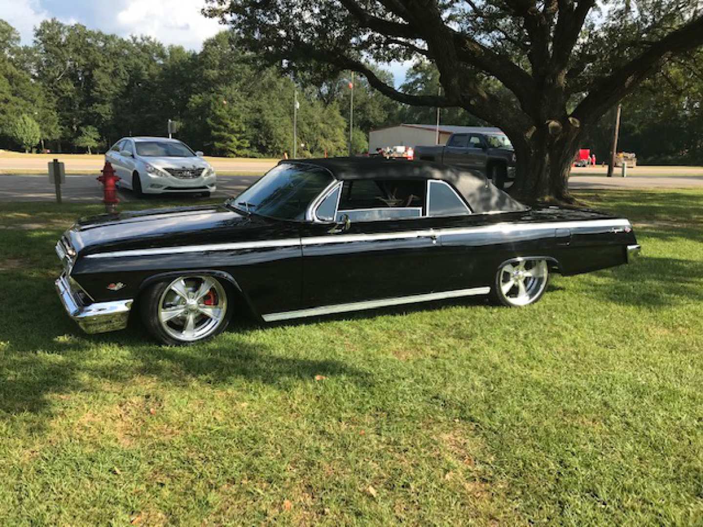 2nd Image of a 1962 CHEVROLET IMPALA