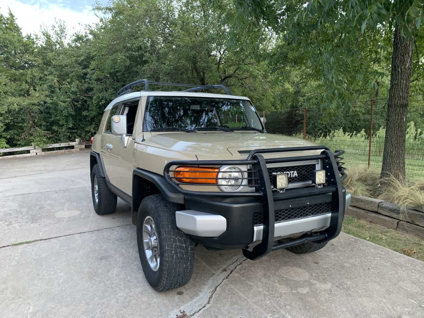 0th Image of a 2011 TOYOTA FJ CRUISER