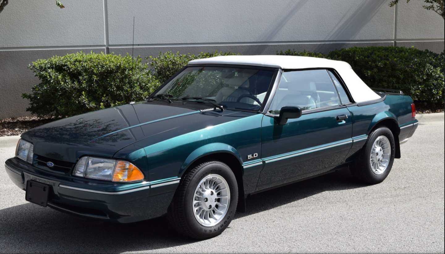 2nd Image of a 1990 FORD MUSTANG LX