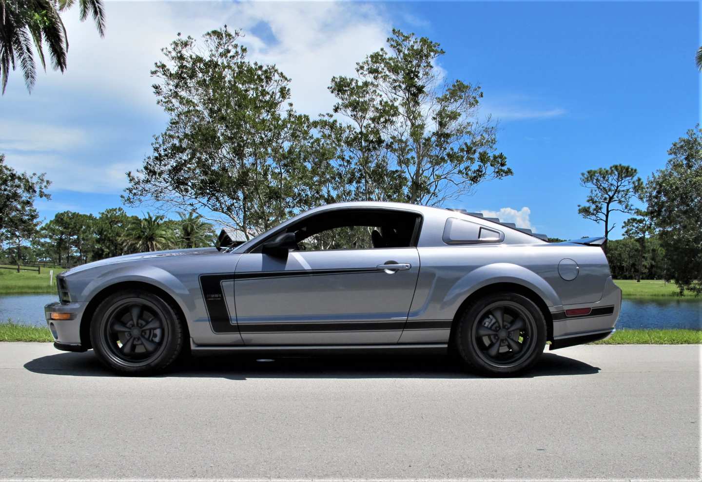 4th Image of a 2007 FORD MUSTANG GT