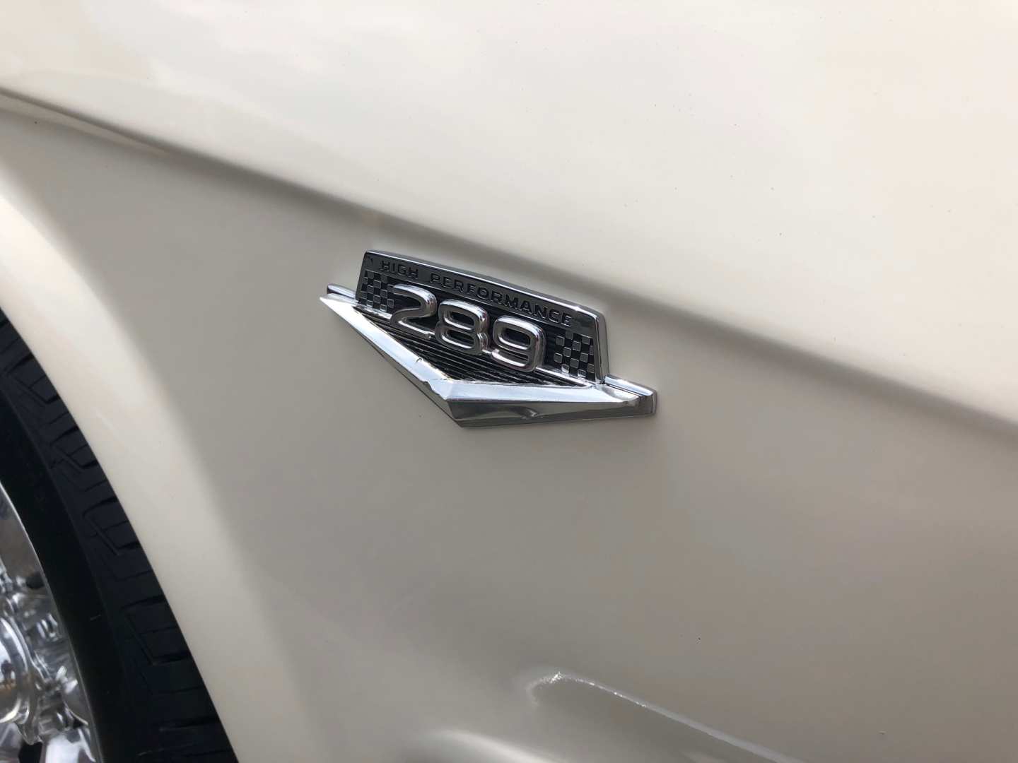 2nd Image of a 1965 FORD MUSTANG