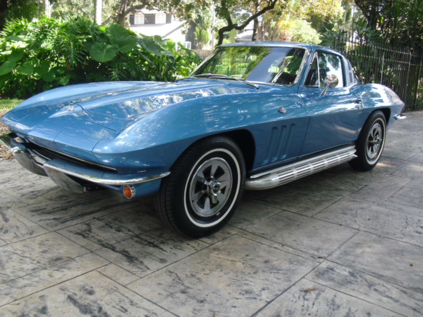 2nd Image of a 1965 CHEVROLET CORVETTE