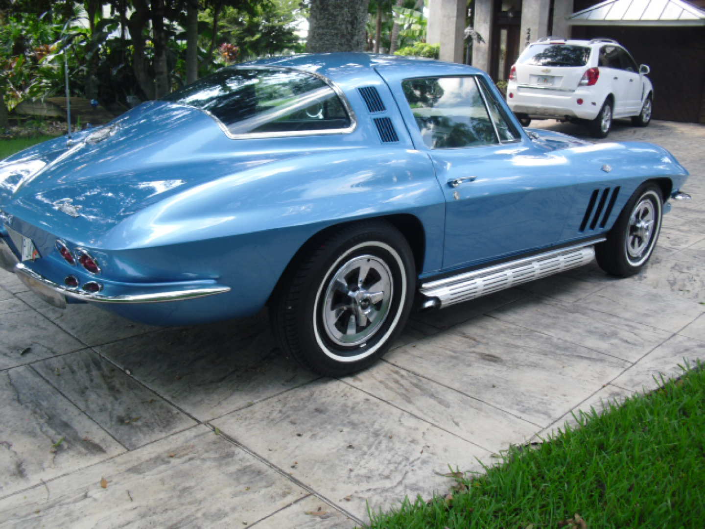 3rd Image of a 1965 CHEVROLET CORVETTE