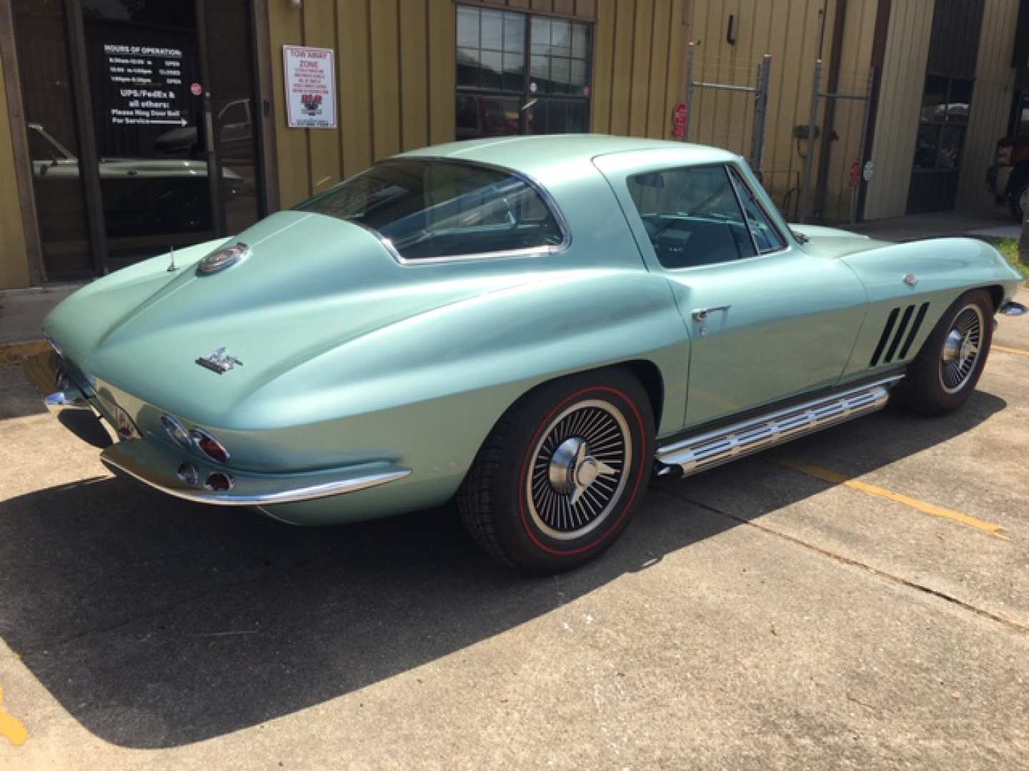 3rd Image of a 1966 CHEVROLET CORVETTE