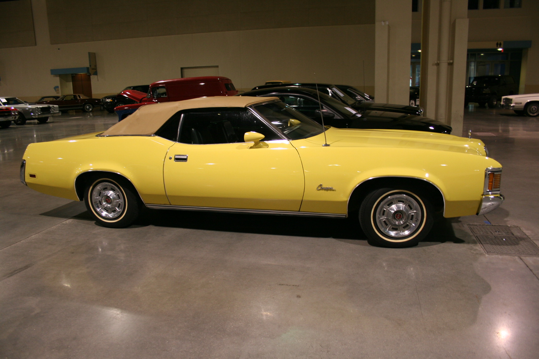 2nd Image of a 1972 MERCURY COUGAR XR7