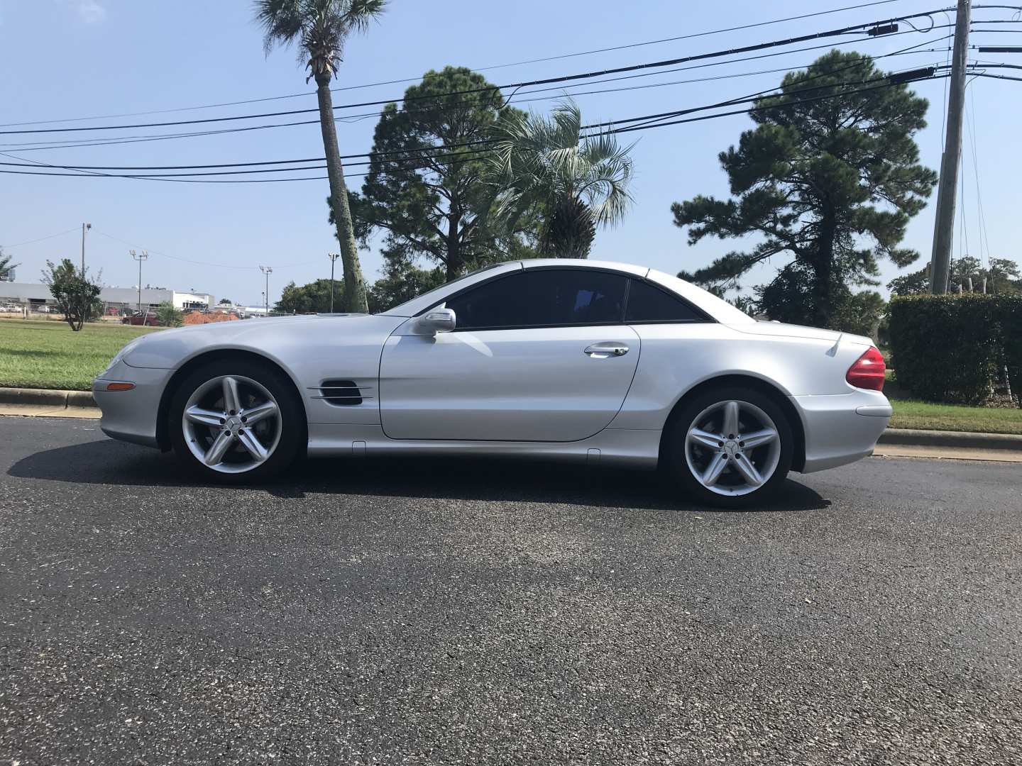 2nd Image of a 2006 MERCEDES-BENZ SL-CLASS SL500