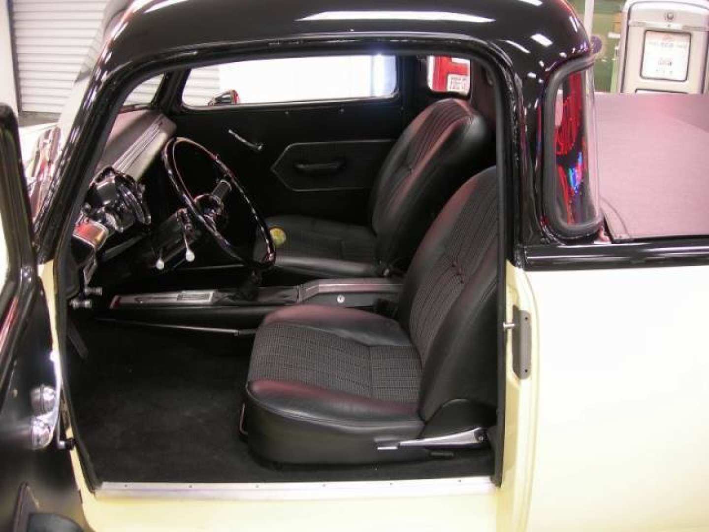 33rd Image of a 1950 CHEVROLET 5 WINDOW