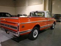 Image 9 of 11 of a 1971 GMC 2500