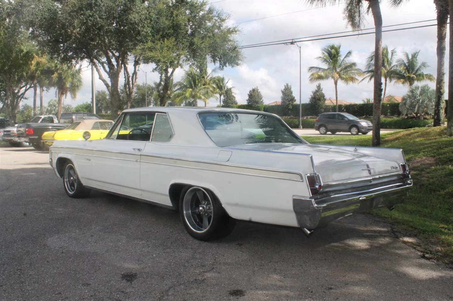 2nd Image of a 1963 OLDSMOBILE STARFIRE