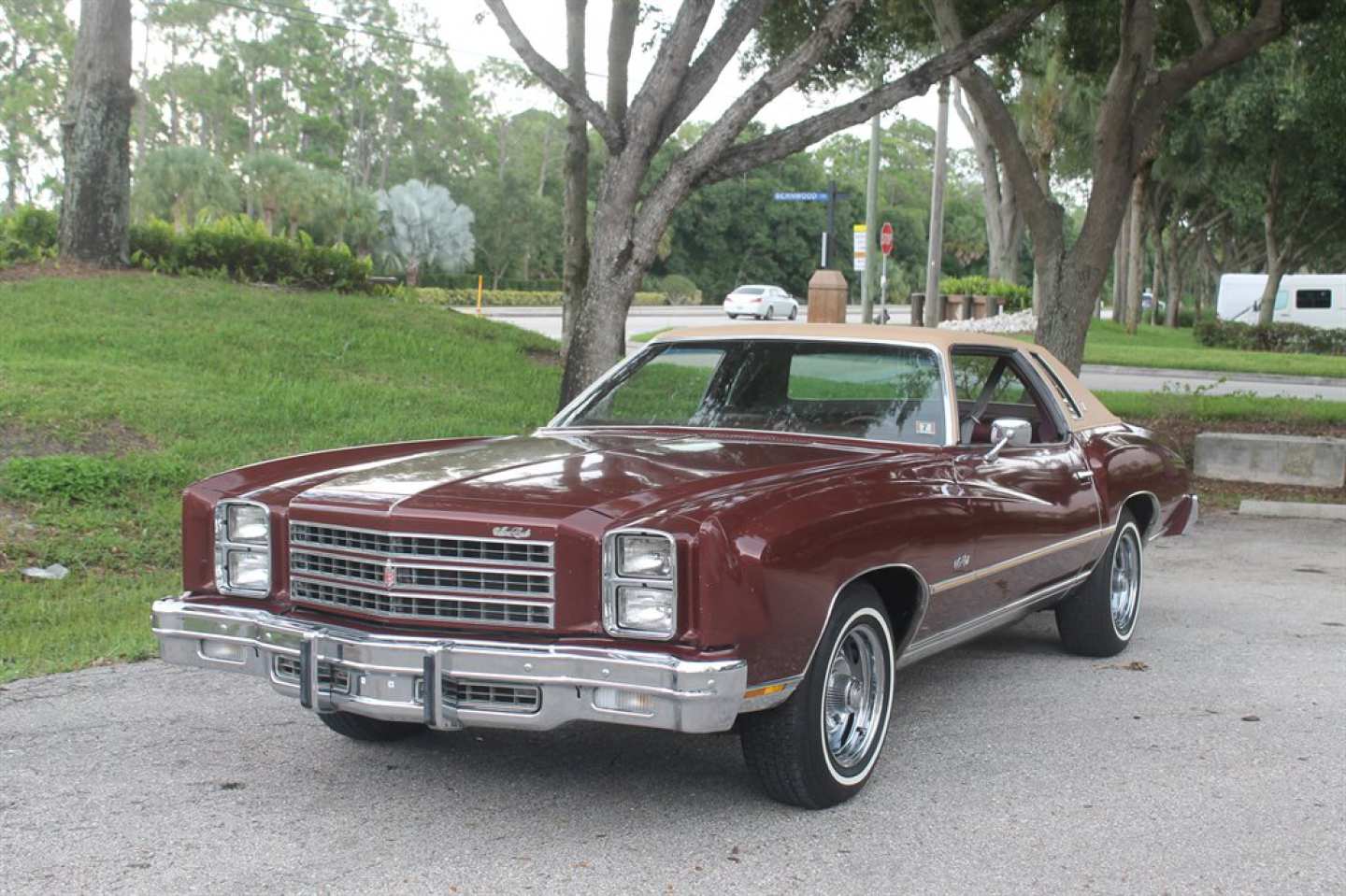 1st Image of a 1976 CHEVROLET MONTE CARLO