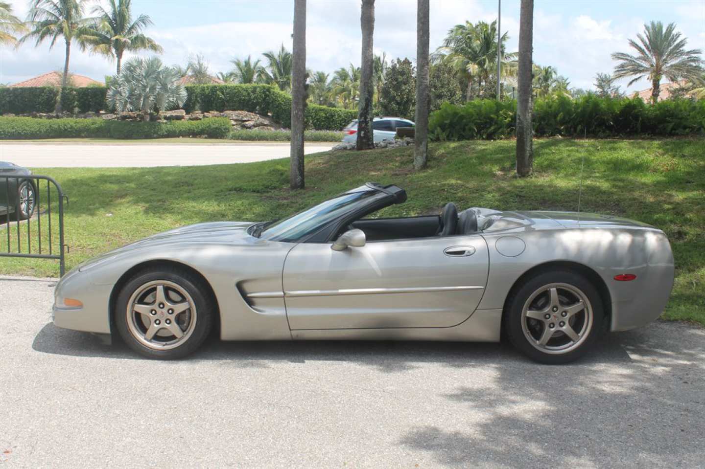 1st Image of a 1999 CHEVROLET CORVETTE