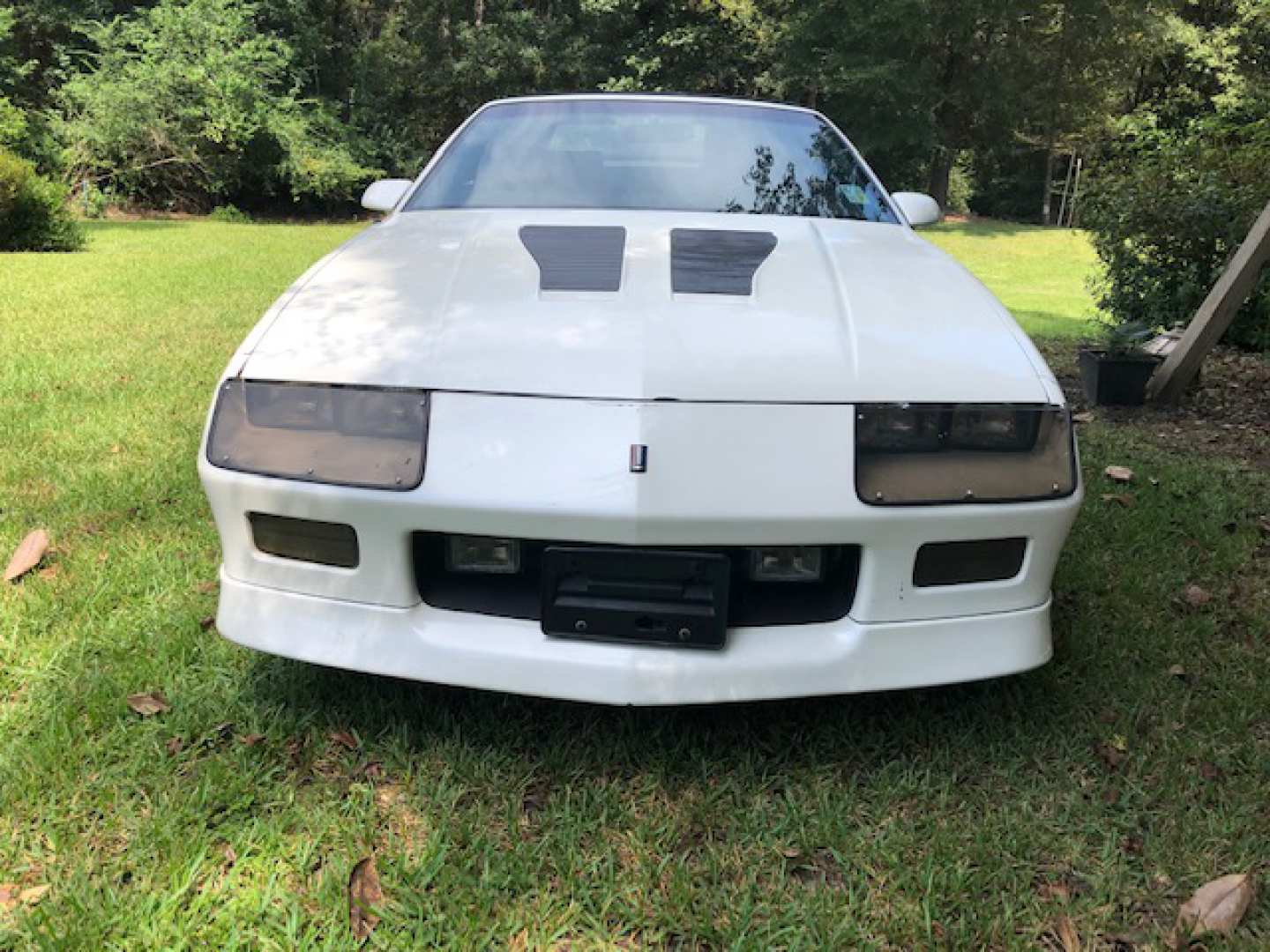 2nd Image of a 1988 CHEVROLET CAMARO IROC-Z