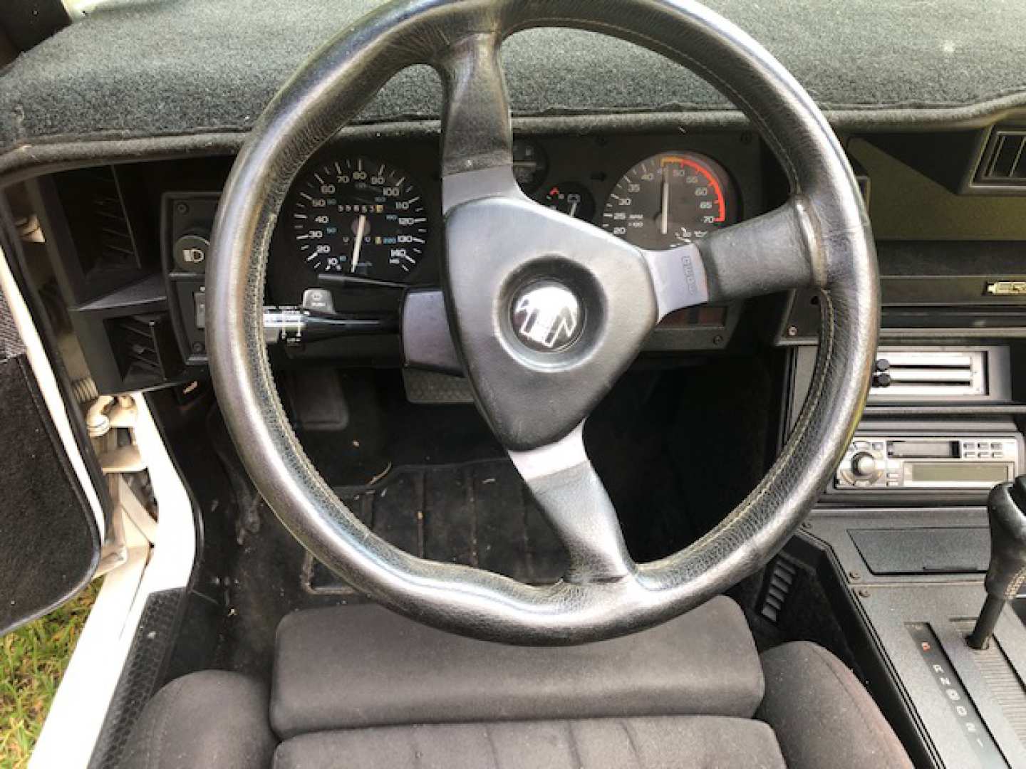 7th Image of a 1988 CHEVROLET CAMARO IROC-Z