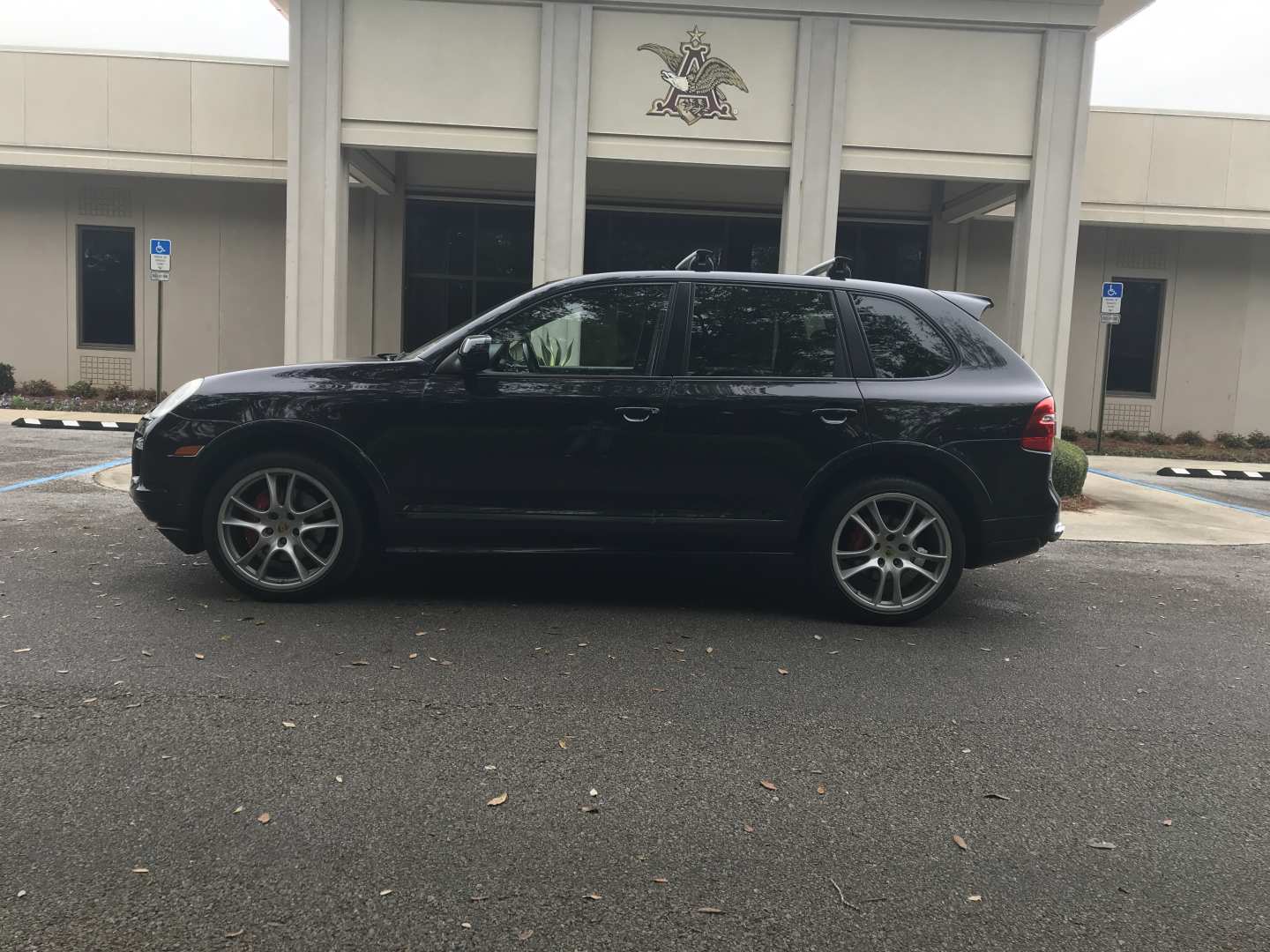 2nd Image of a 2009 PORSCHE CAYENNE GTS