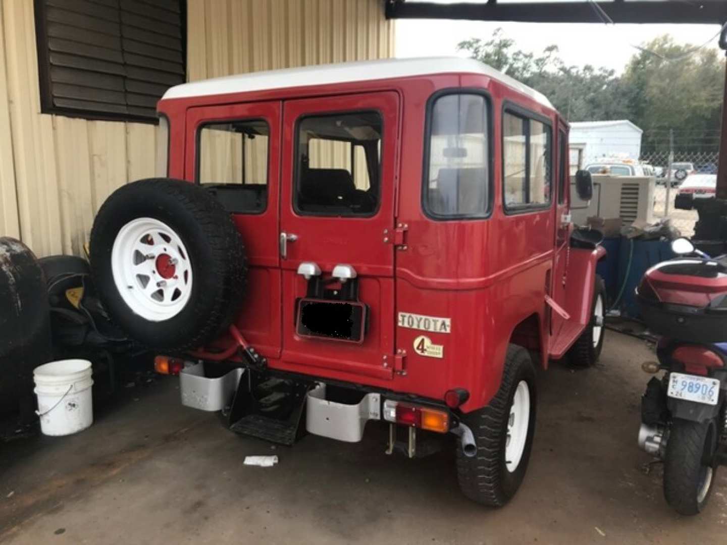 2nd Image of a 1978 TOYOTA FJ 40