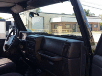 Image 8 of 9 of a 2002 JEEP WRANGLER