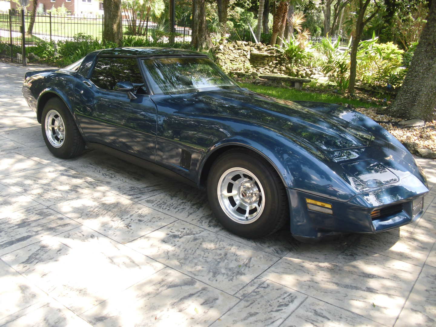 1st Image of a 1981 CHEVROLET CORVETTE