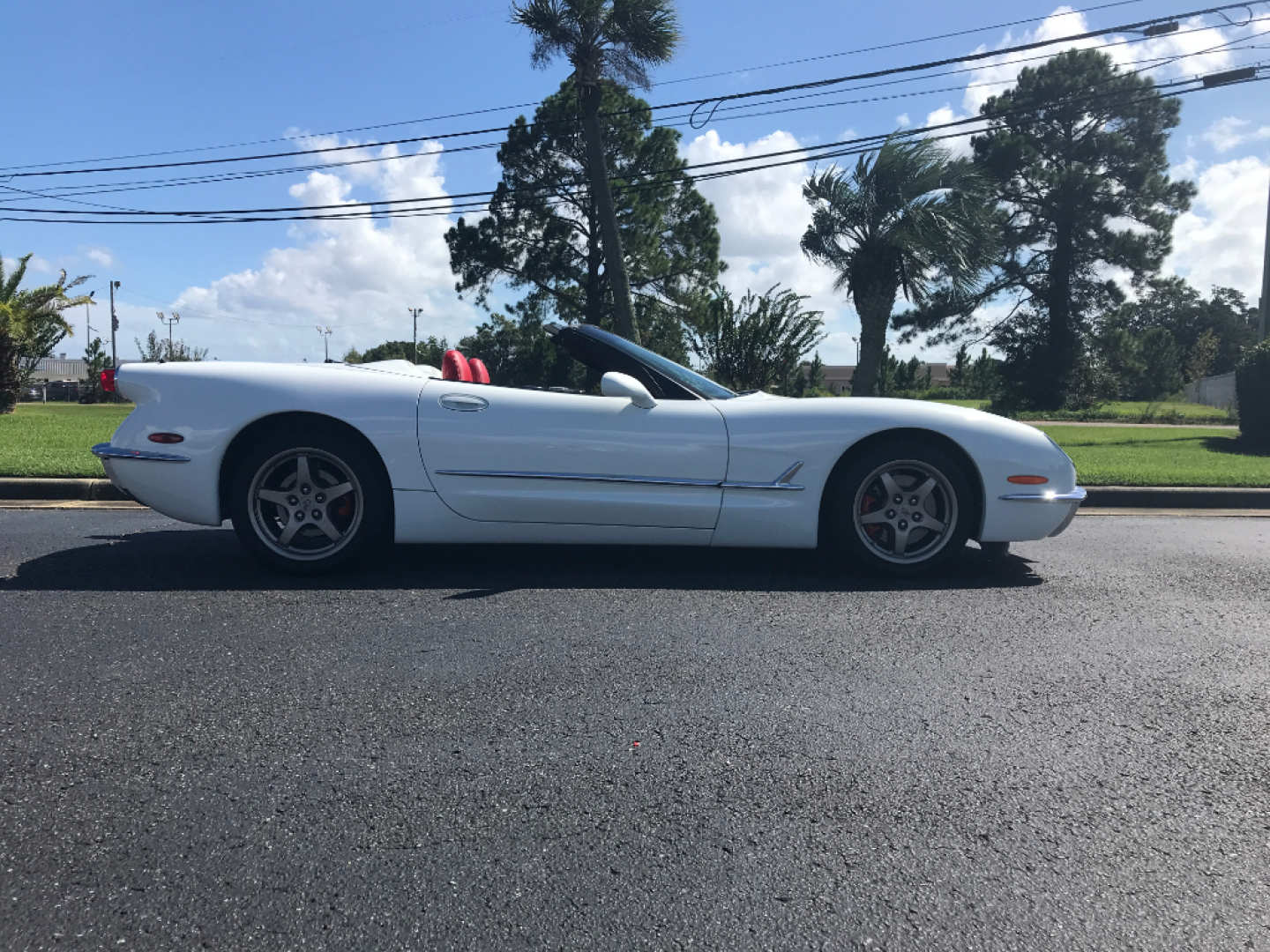 1st Image of a 2004 CHEVROLET CORVETTE