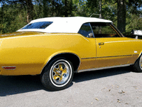 Image 4 of 24 of a 1972 OLDSMOBILE CUTLASS