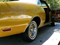 Image 9 of 24 of a 1972 OLDSMOBILE CUTLASS