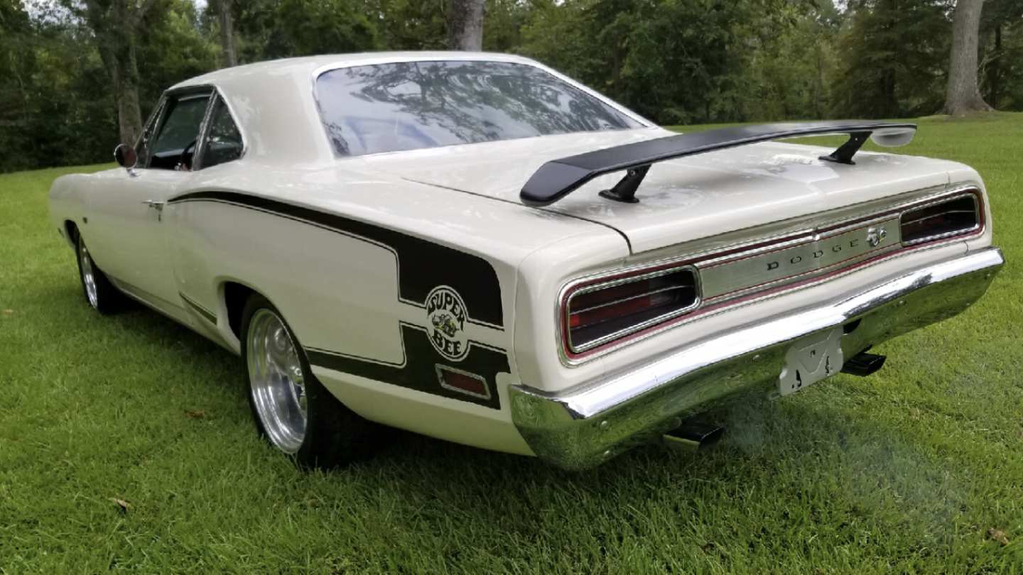 2nd Image of a 1970 DODGE SUPERBEE