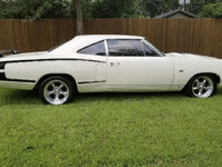 Image 2 of 16 of a 1970 DODGE SUPERBEE