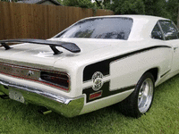 Image 4 of 16 of a 1970 DODGE SUPERBEE