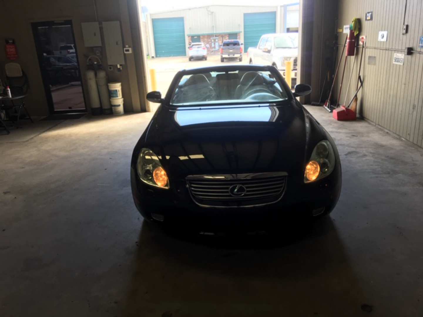 1st Image of a 2005 LEXUS SC 430