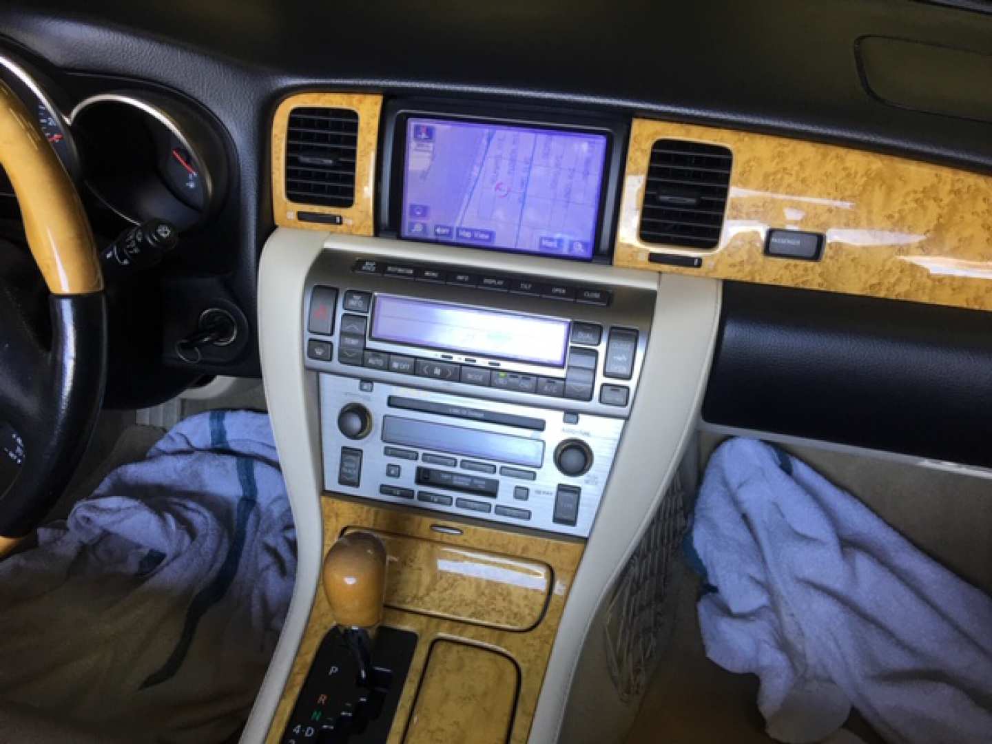 5th Image of a 2005 LEXUS SC 430