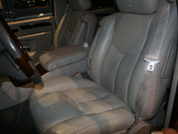 Image 6 of 13 of a 2005 CADILLAC ESCALADE 1500; LUXURY