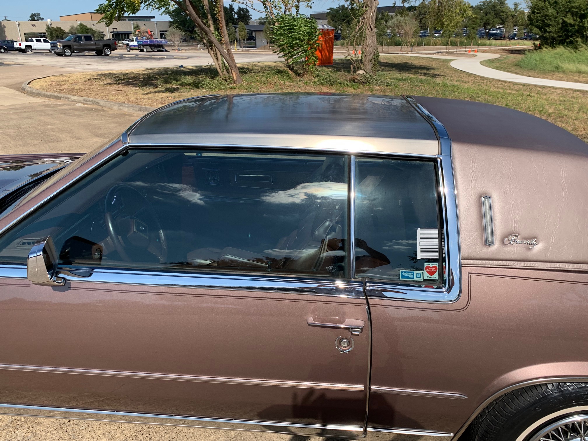 3rd Image of a 1983 CADILLAC ELDORADO BIARRITZ