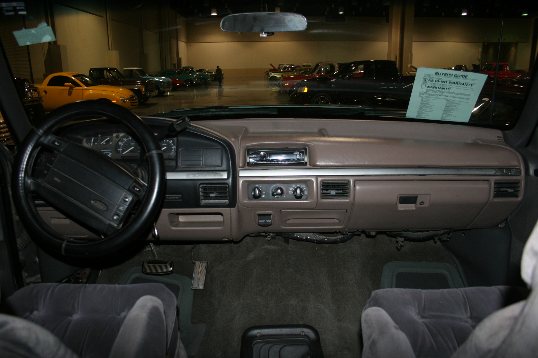 3rd Image of a 1994 FORD BRONCO XL