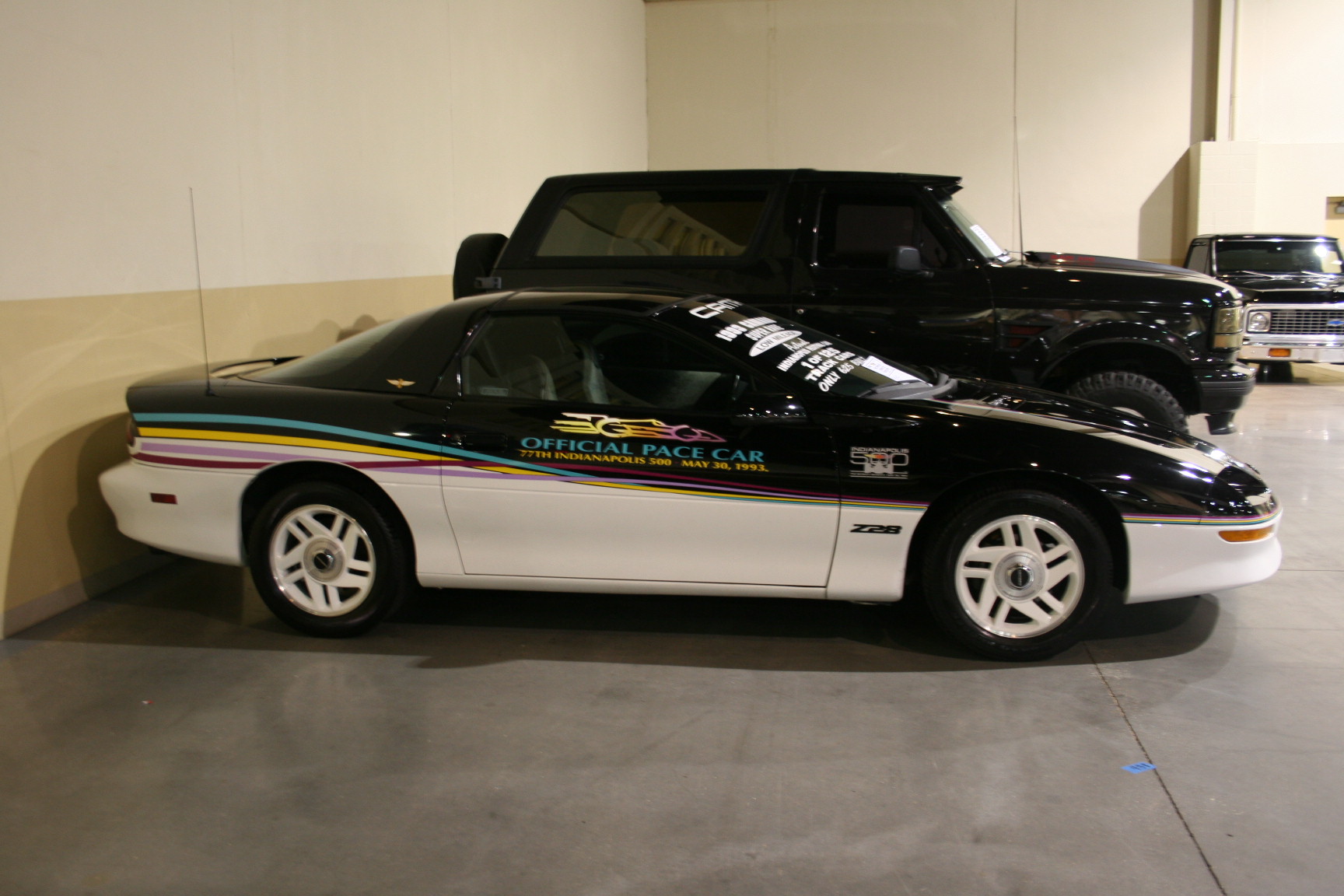 3rd Image of a 1993 CHEVROLET CAMARO Z28