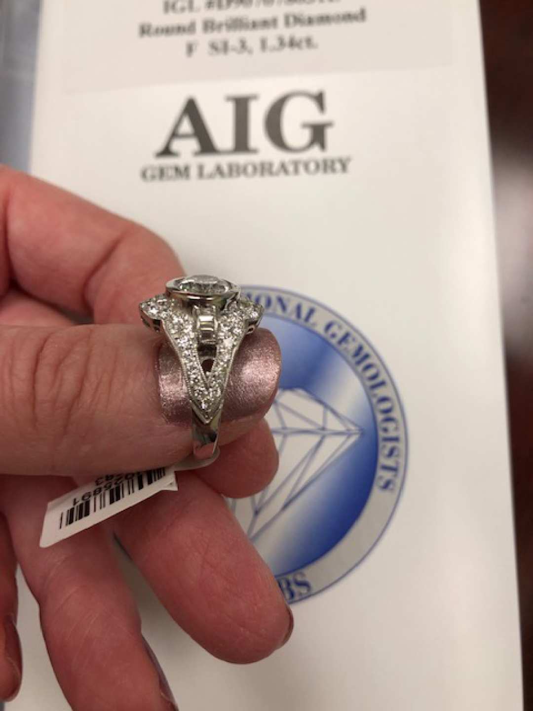 1st Image of a N/A ROUND BRILLIANT DIAMOND RING