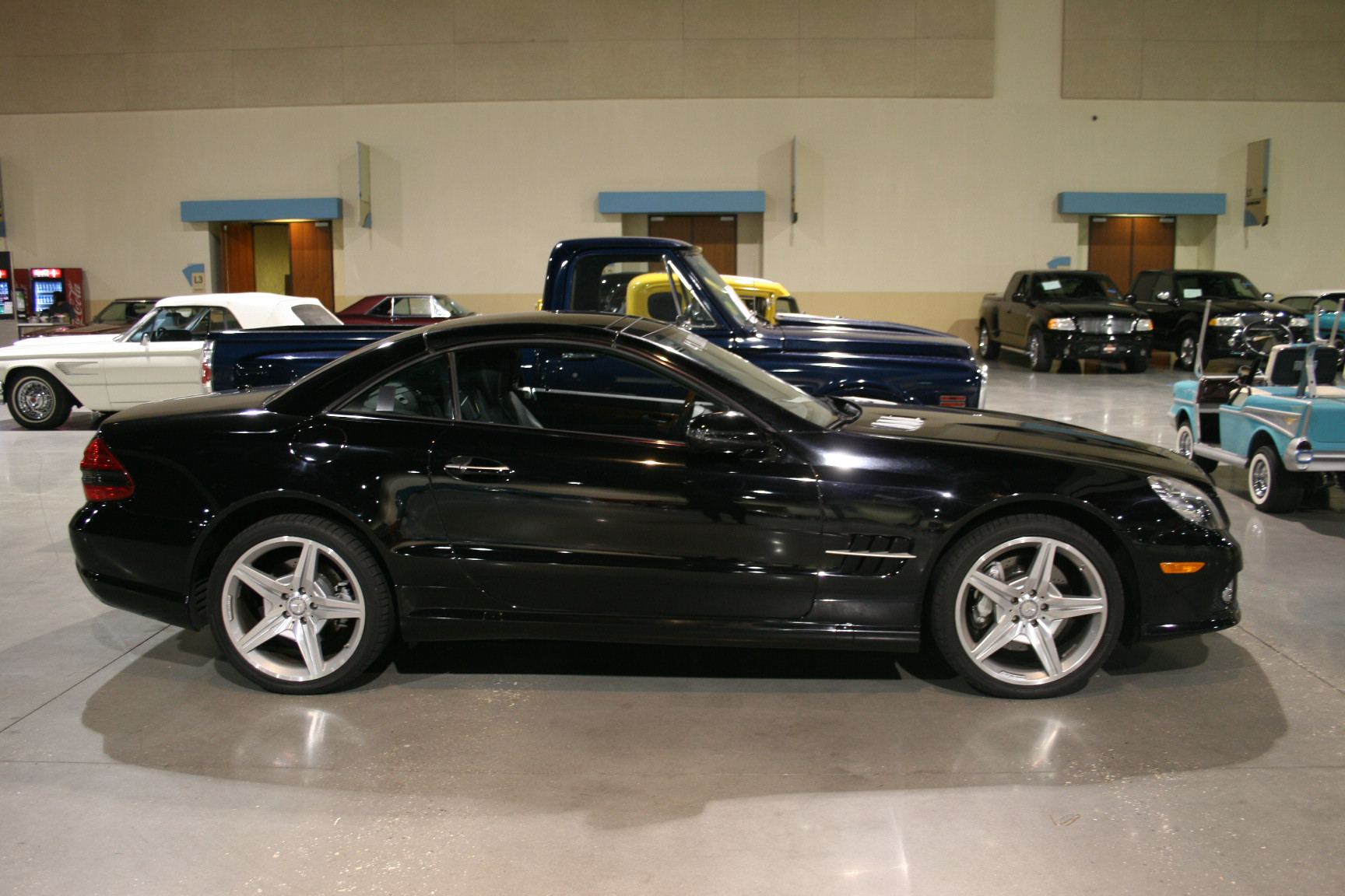 3rd Image of a 2011 MERCEDES-BENZ SL-CLASS SL550