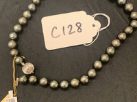 Image 1 of 2 of a N/A NECKLACE PEARL