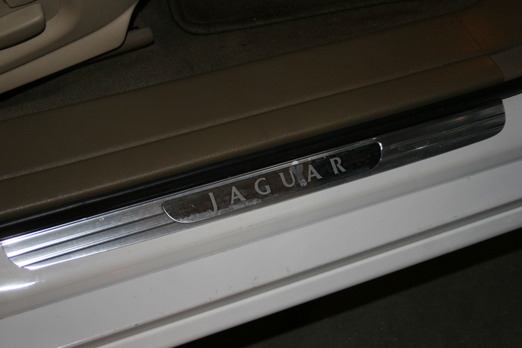 9th Image of a 2004 JAGUAR XJ SERIES VANDEN PLAS