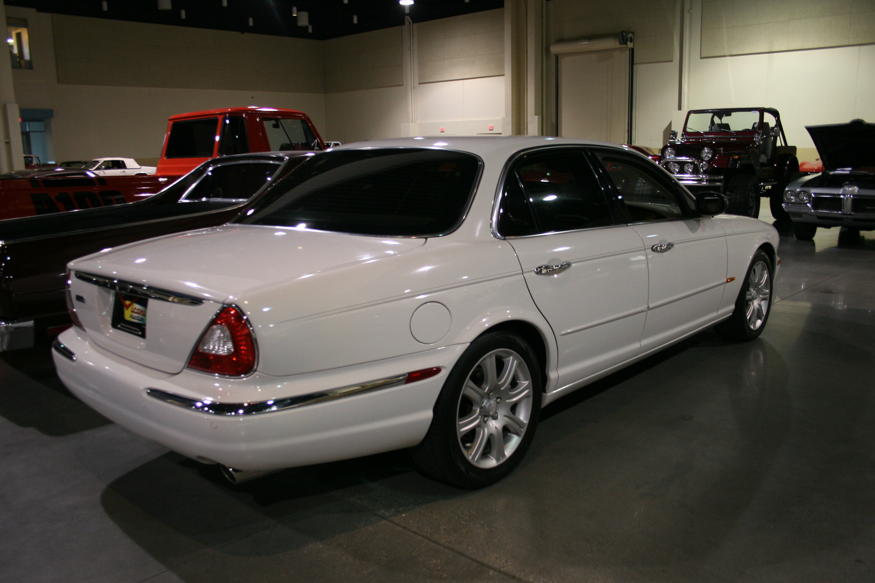 12th Image of a 2004 JAGUAR XJ SERIES VANDEN PLAS