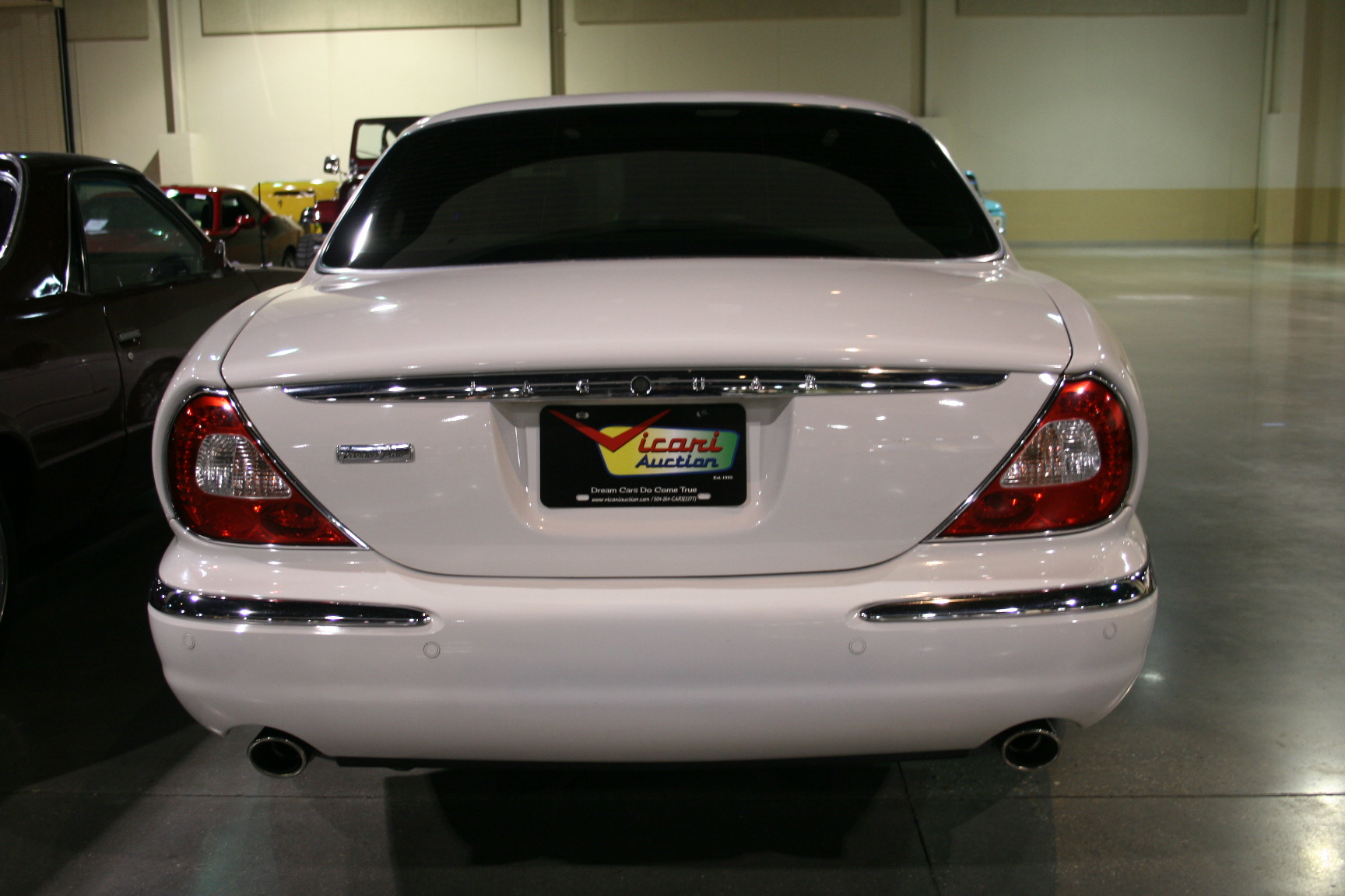 13th Image of a 2004 JAGUAR XJ SERIES VANDEN PLAS