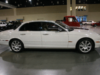 Image 3 of 15 of a 2004 JAGUAR XJ SERIES VANDEN PLAS