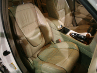 Image 9 of 15 of a 2004 JAGUAR XJ SERIES VANDEN PLAS