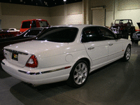 Image 13 of 15 of a 2004 JAGUAR XJ SERIES VANDEN PLAS