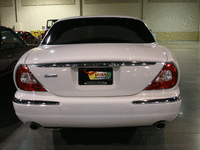 Image 14 of 15 of a 2004 JAGUAR XJ SERIES VANDEN PLAS