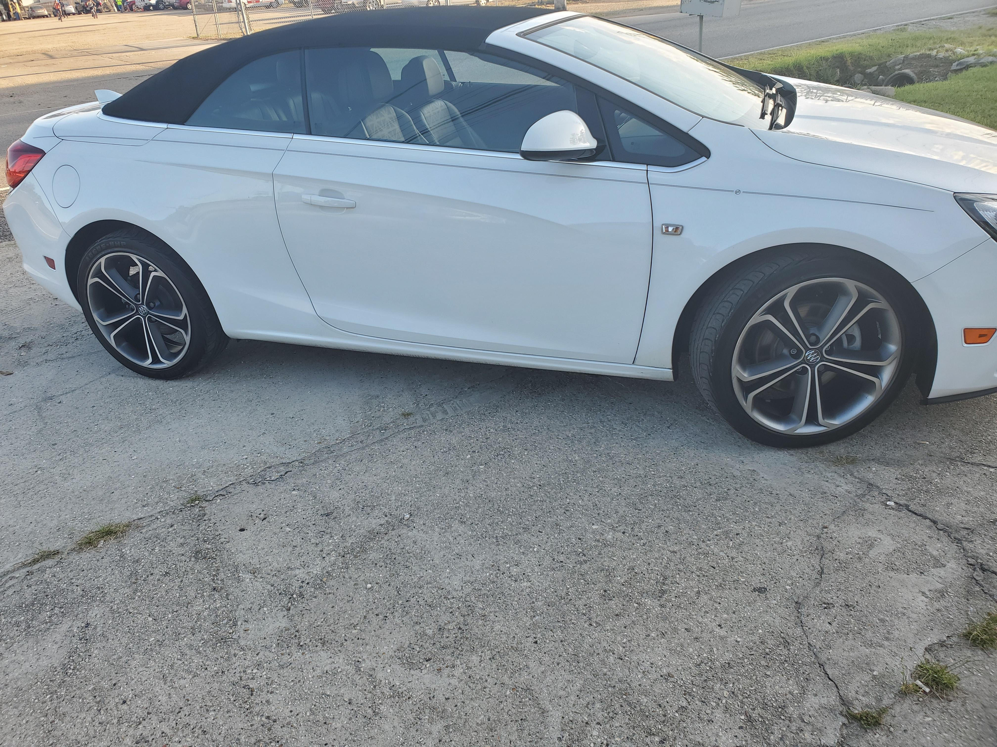 2nd Image of a 2016 BUICK CASCADA PREMIUM