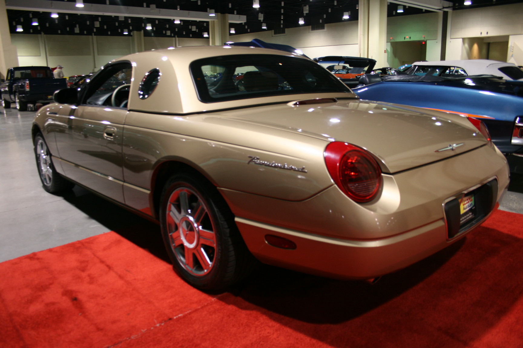 11th Image of a 2005 FORD THUNDERBIRD