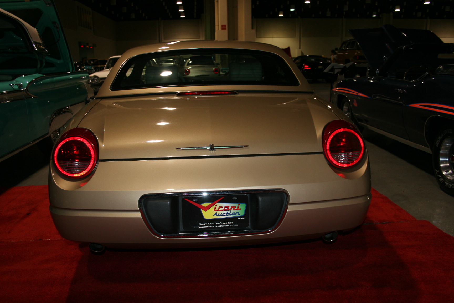 12th Image of a 2005 FORD THUNDERBIRD