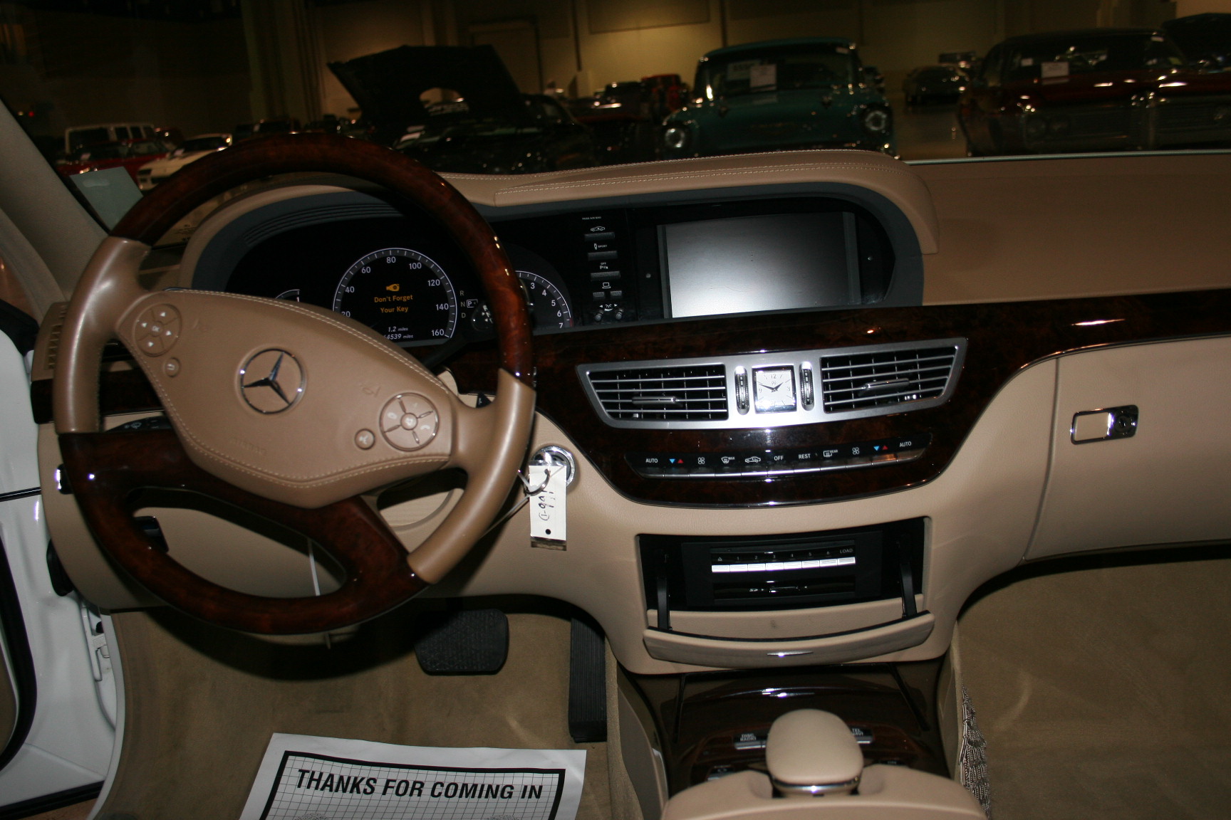 2nd Image of a 2011 MERCEDES-BENZ S-CLASS S550