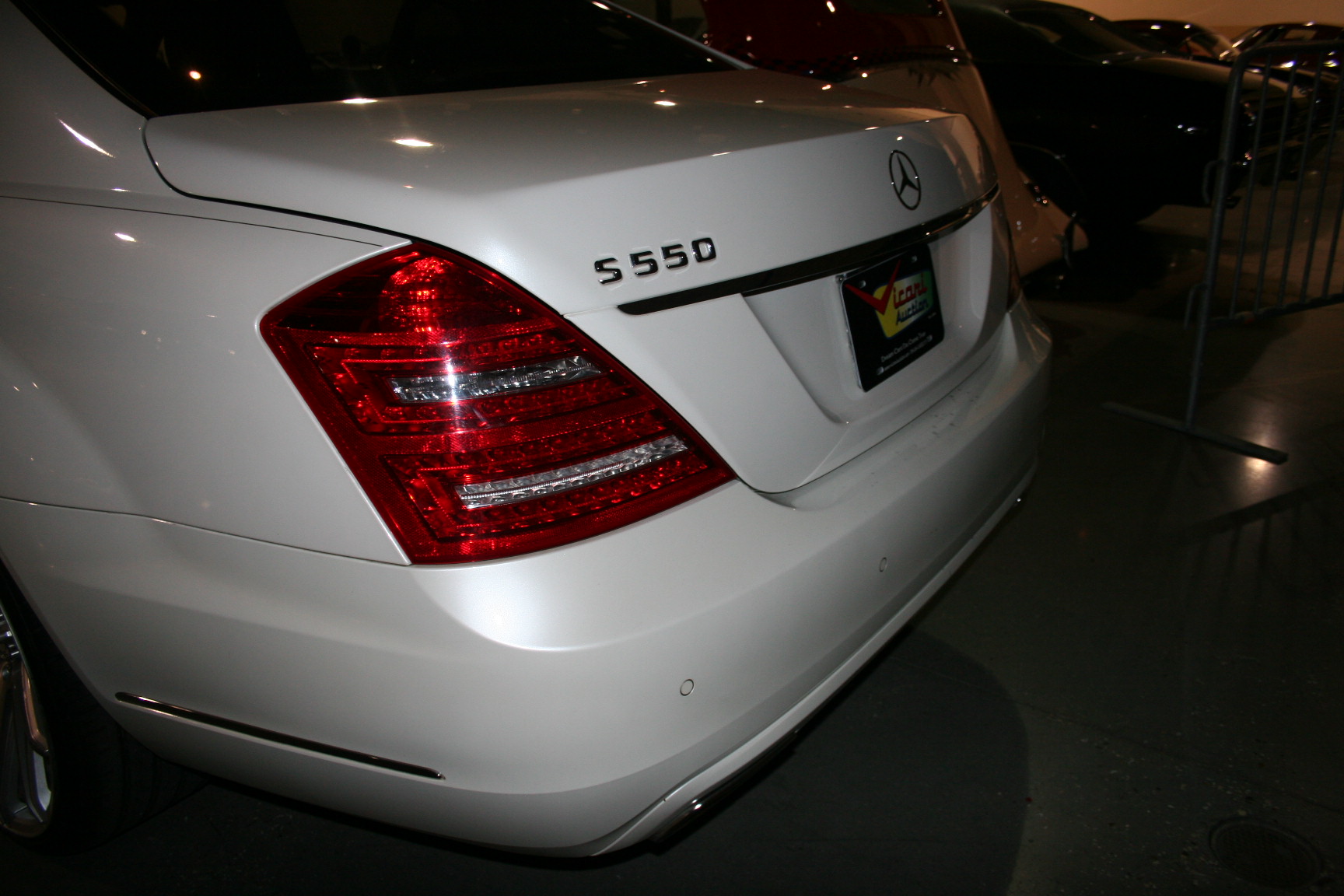 17th Image of a 2011 MERCEDES-BENZ S-CLASS S550