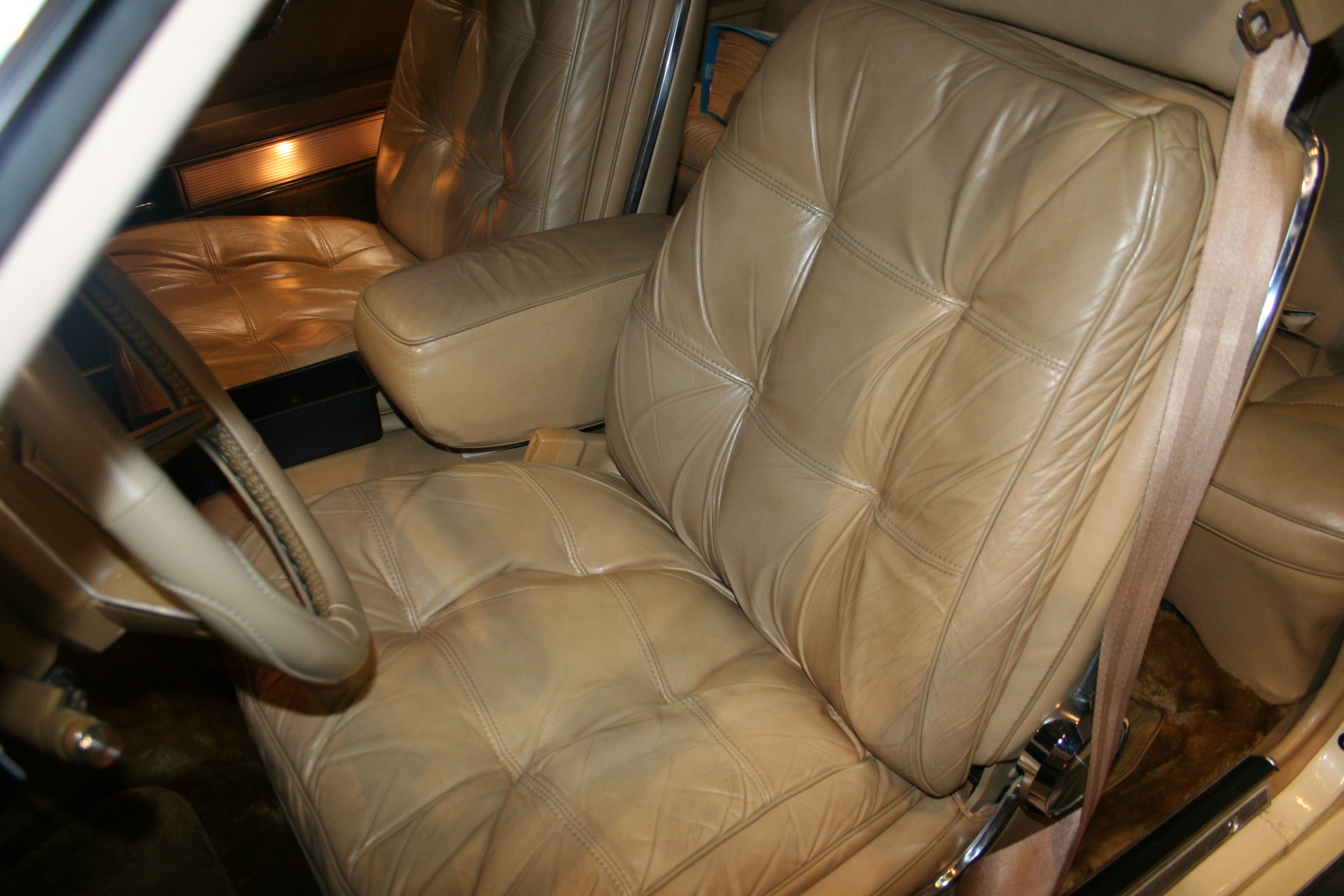5th Image of a 1981 CHRYSLER IMPERIAL LUXURY